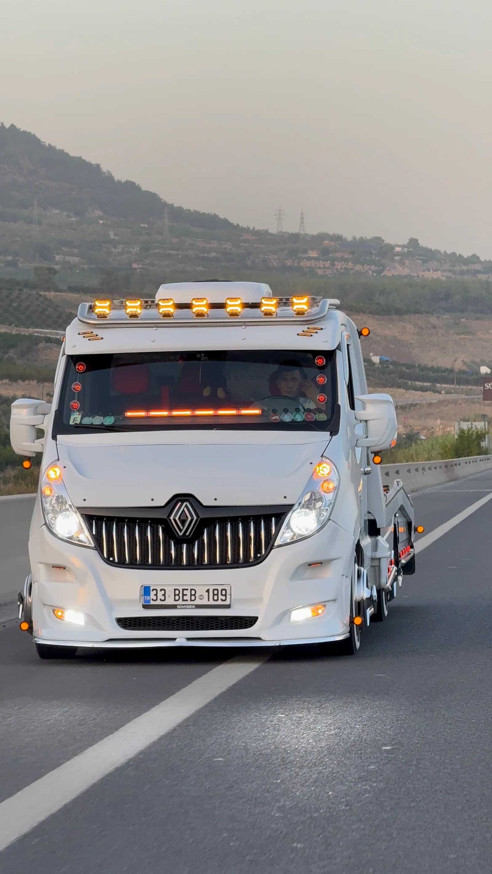 Şimşek oto kurtarma çekici hizmeti fotoğrafı 1